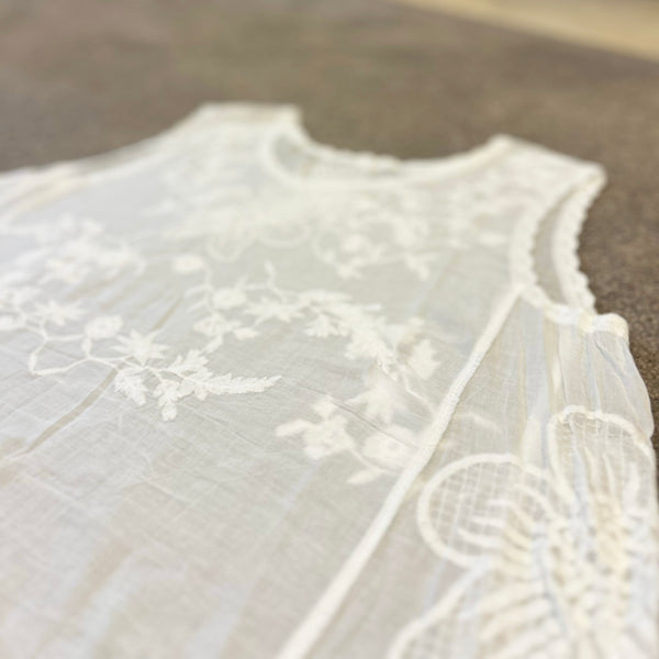 Willow White Flower Wreath Singlet
